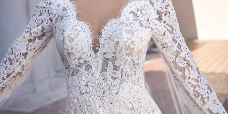 wedding dress with Venetian lace